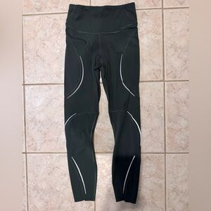 Lululemon Base Pace HR reflective